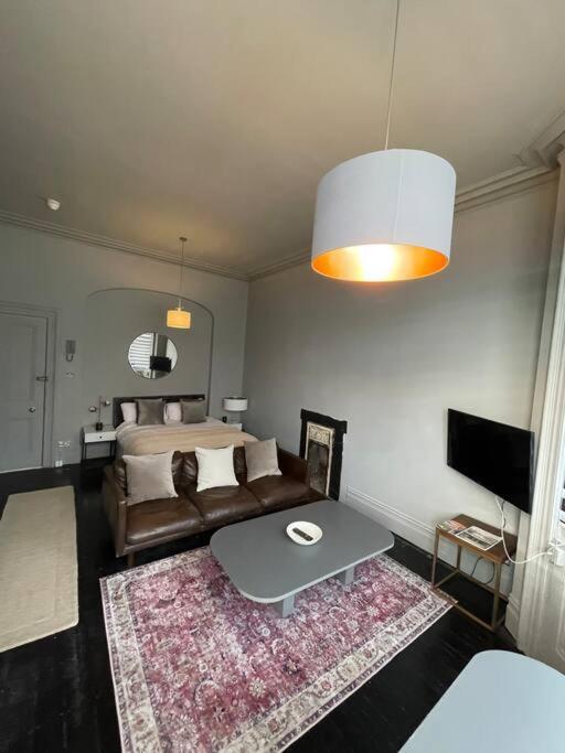 Elegant Studio In Central Hove - 5 Min Walk To Beach - 10 Min To Brighton Exterior photo