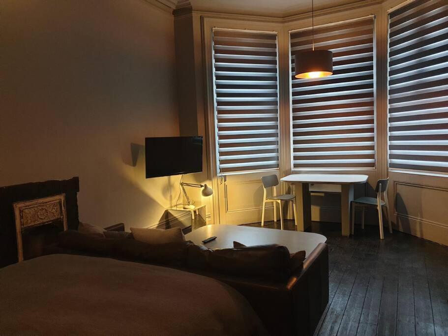 Elegant Studio In Central Hove - 5 Min Walk To Beach - 10 Min To Brighton Exterior photo