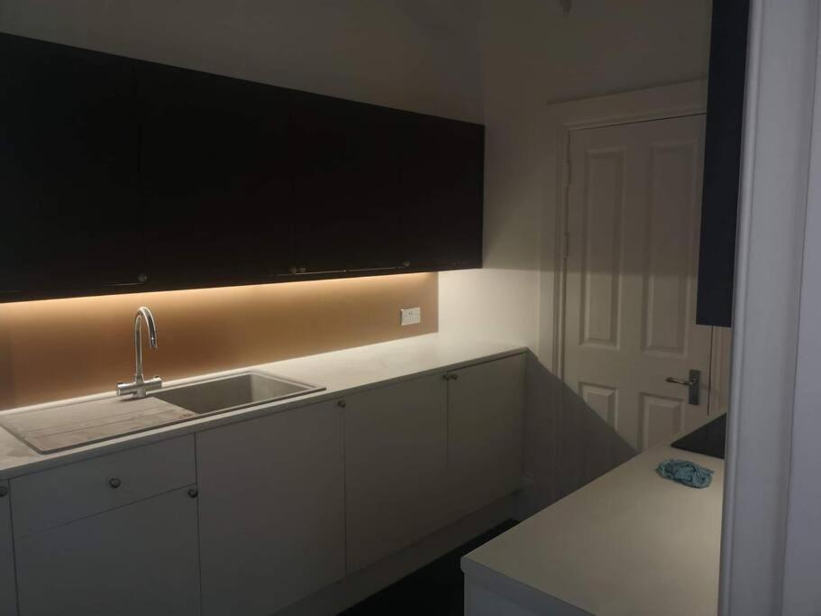 Elegant Studio In Central Hove - 5 Min Walk To Beach - 10 Min To Brighton Exterior photo